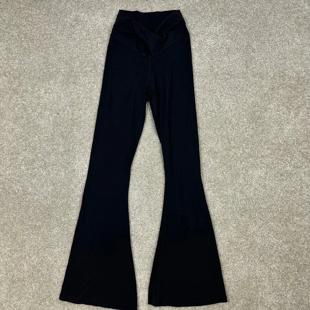 OFFLINE by Aerie Real Me High Rise Crossover Flare Leggings Black Womens Medium